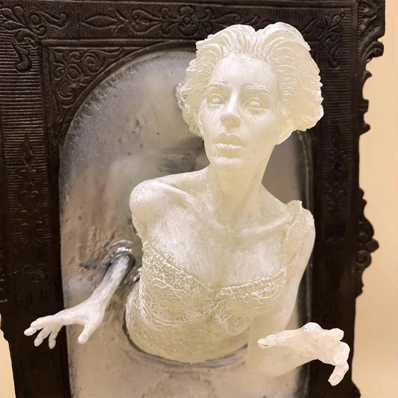 Gothic Devil Hand Wall Decor,  - Art Craft Mirror recension och pris