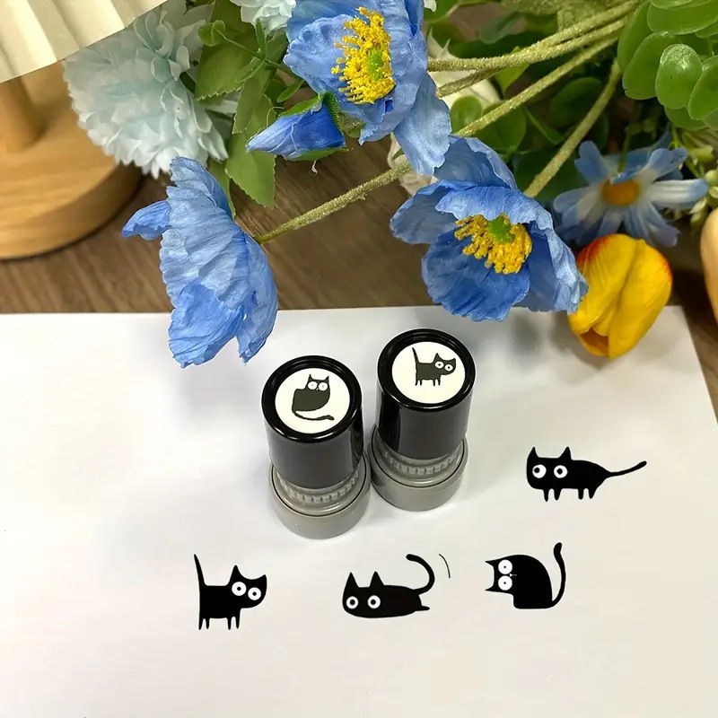 Adorable Tilted Neck Black Cat - Art Craft Journal recension och pris